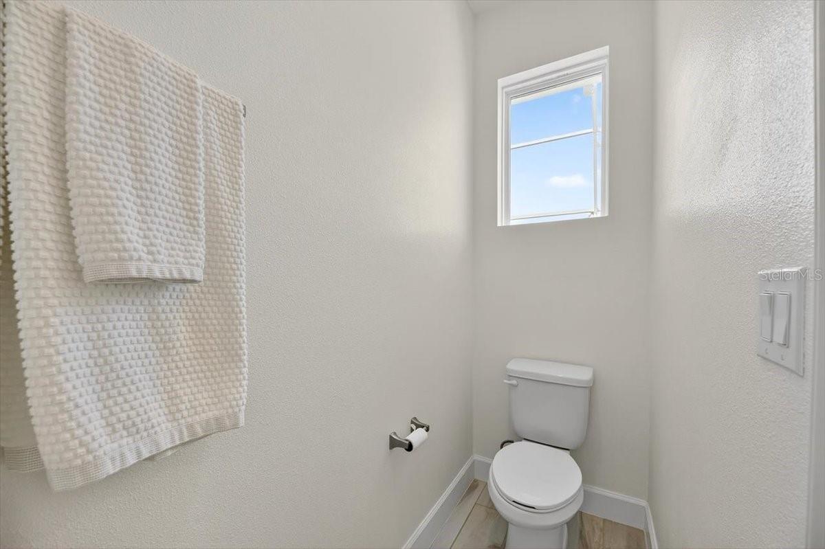 Image 33 of 66 For 991 Signet Drive