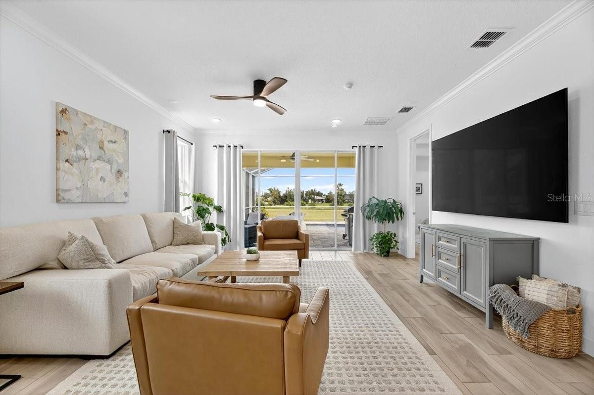 Image 7 of 66 For 991 Signet Drive