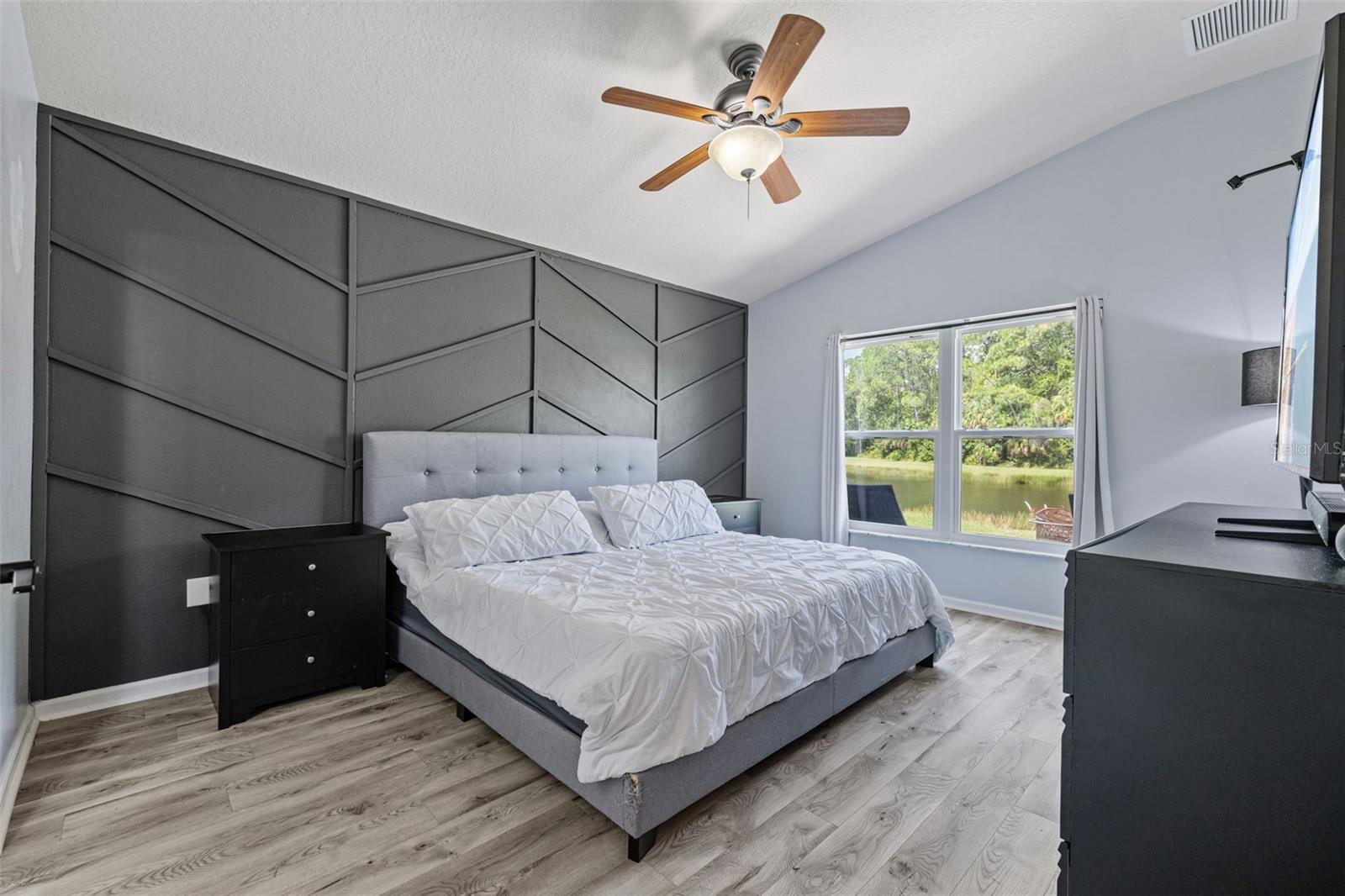 Image 22 of 53 For 25247 Lexington Oaks Boulevard