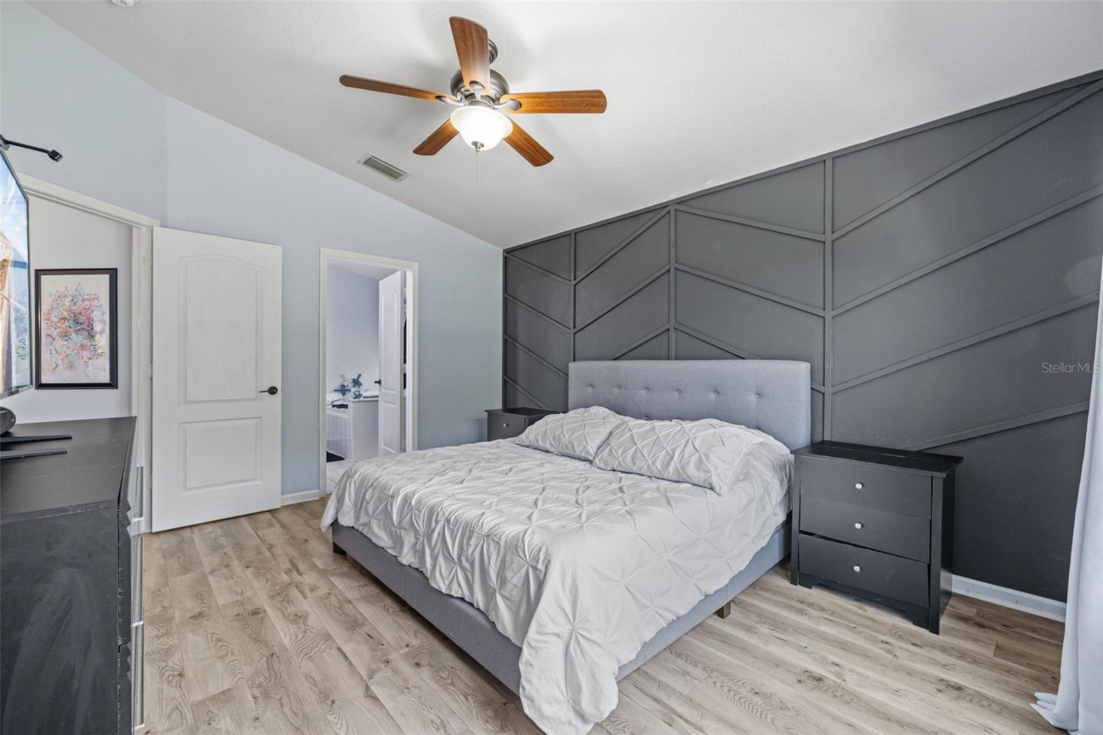 Image 23 of 53 For 25247 Lexington Oaks Boulevard