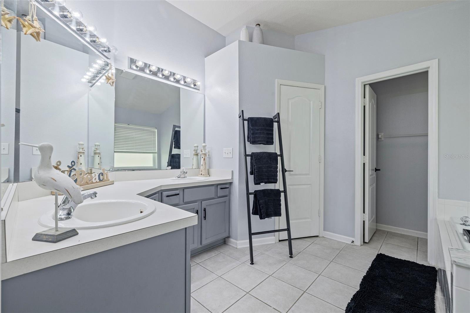 Image 24 of 53 For 25247 Lexington Oaks Boulevard