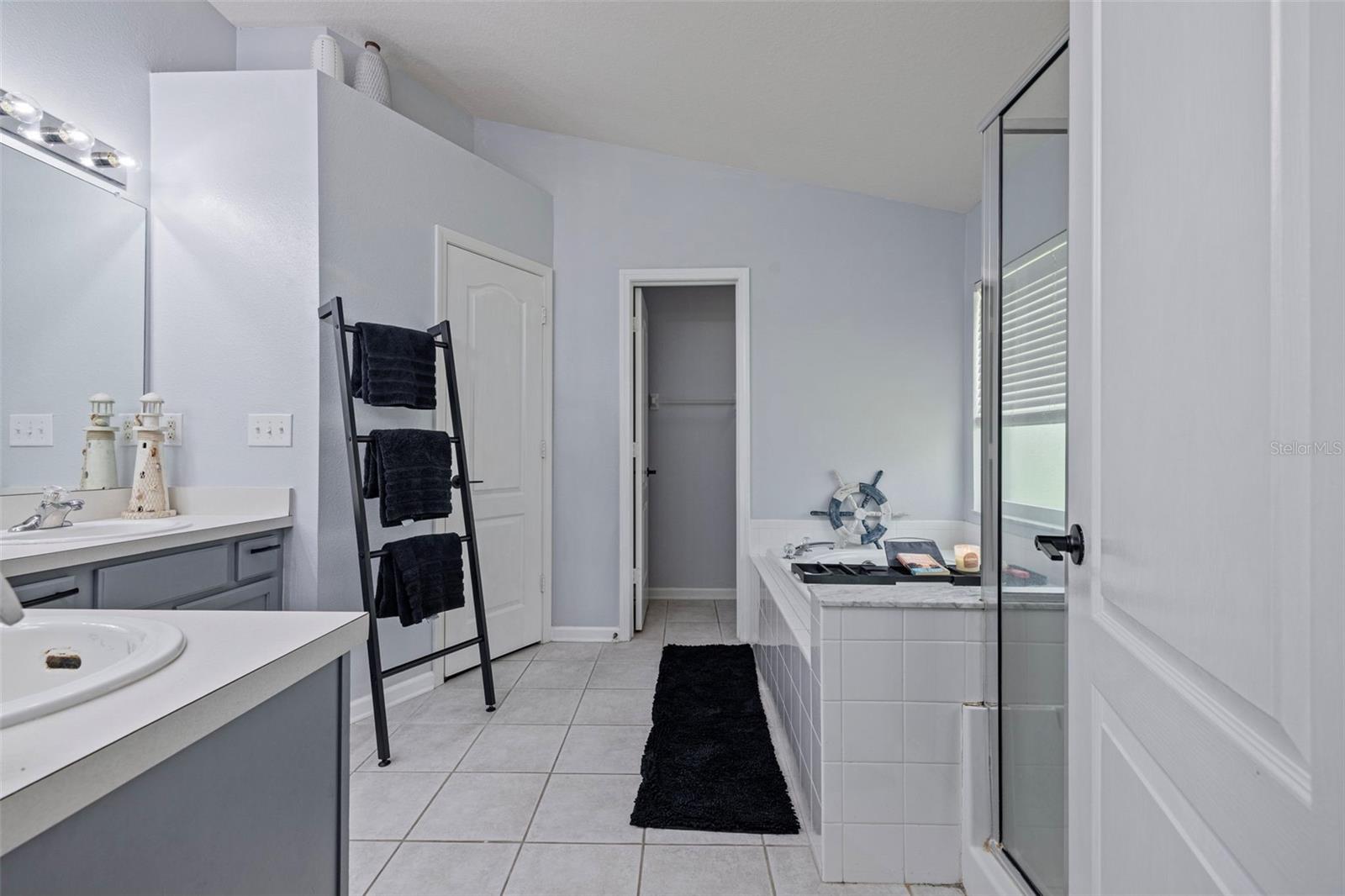 Image 25 of 53 For 25247 Lexington Oaks Boulevard