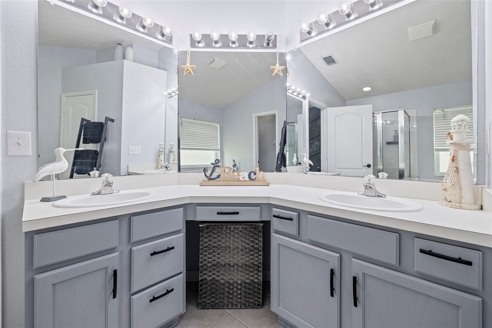 Image 26 of 53 For 25247 Lexington Oaks Boulevard