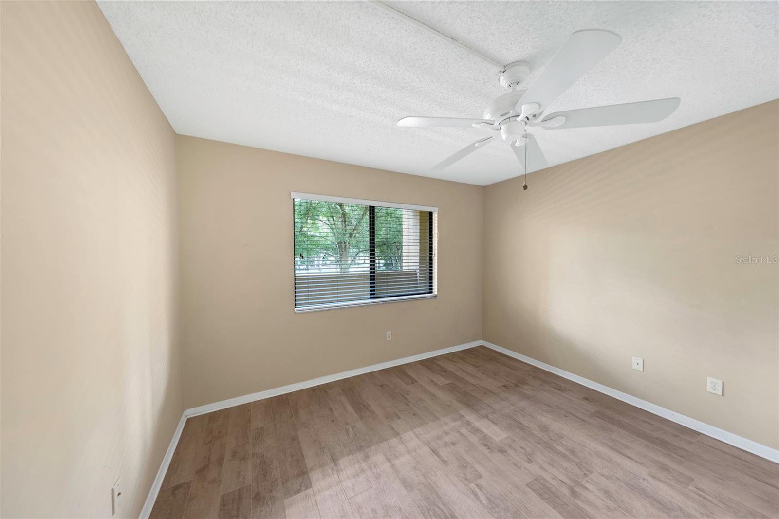 Image 20 of 23 For 3076 Eastland Boulevard 111
