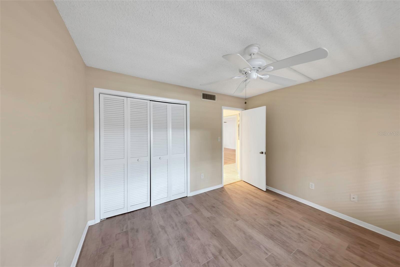 Image 21 of 23 For 3076 Eastland Boulevard 111