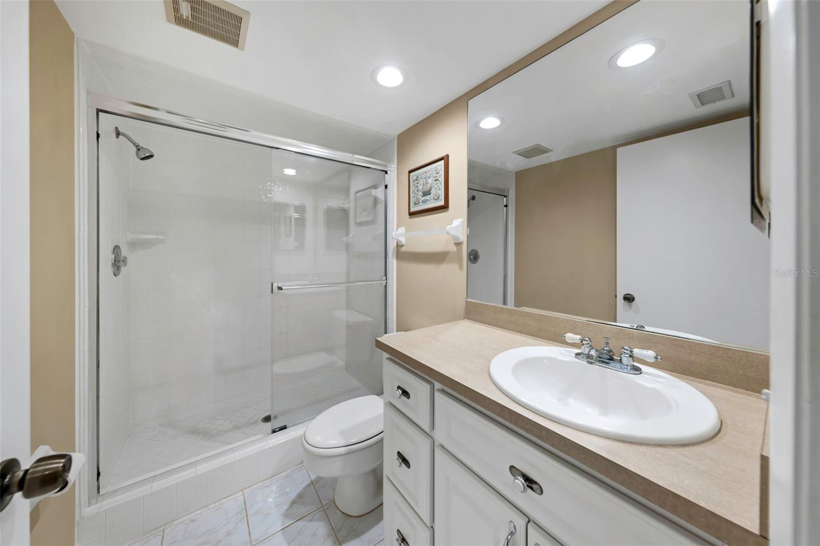 Image 22 of 23 For 3076 Eastland Boulevard 111
