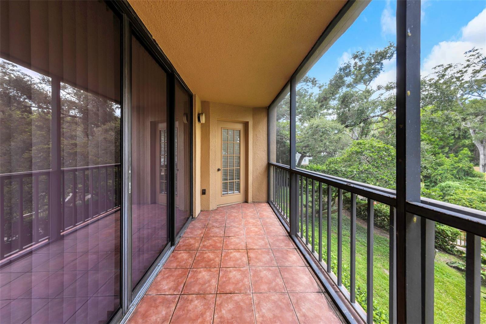 Image 4 of 23 For 3076 Eastland Boulevard 111