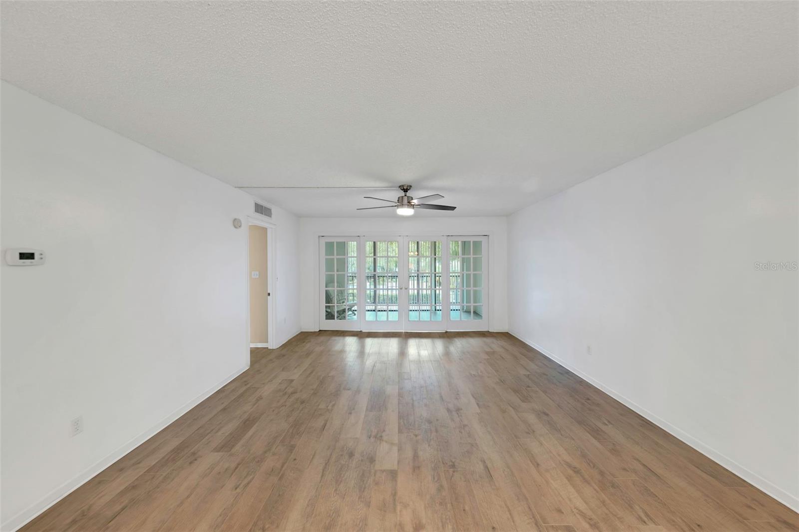 Image 7 of 23 For 3076 Eastland Boulevard 111