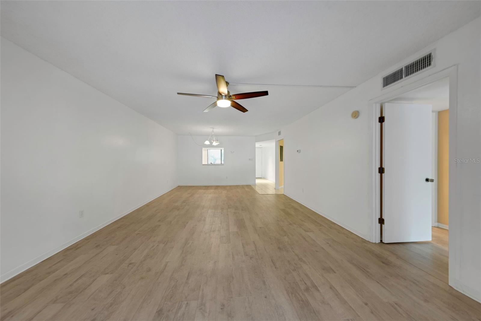 Image 8 of 23 For 3076 Eastland Boulevard 111