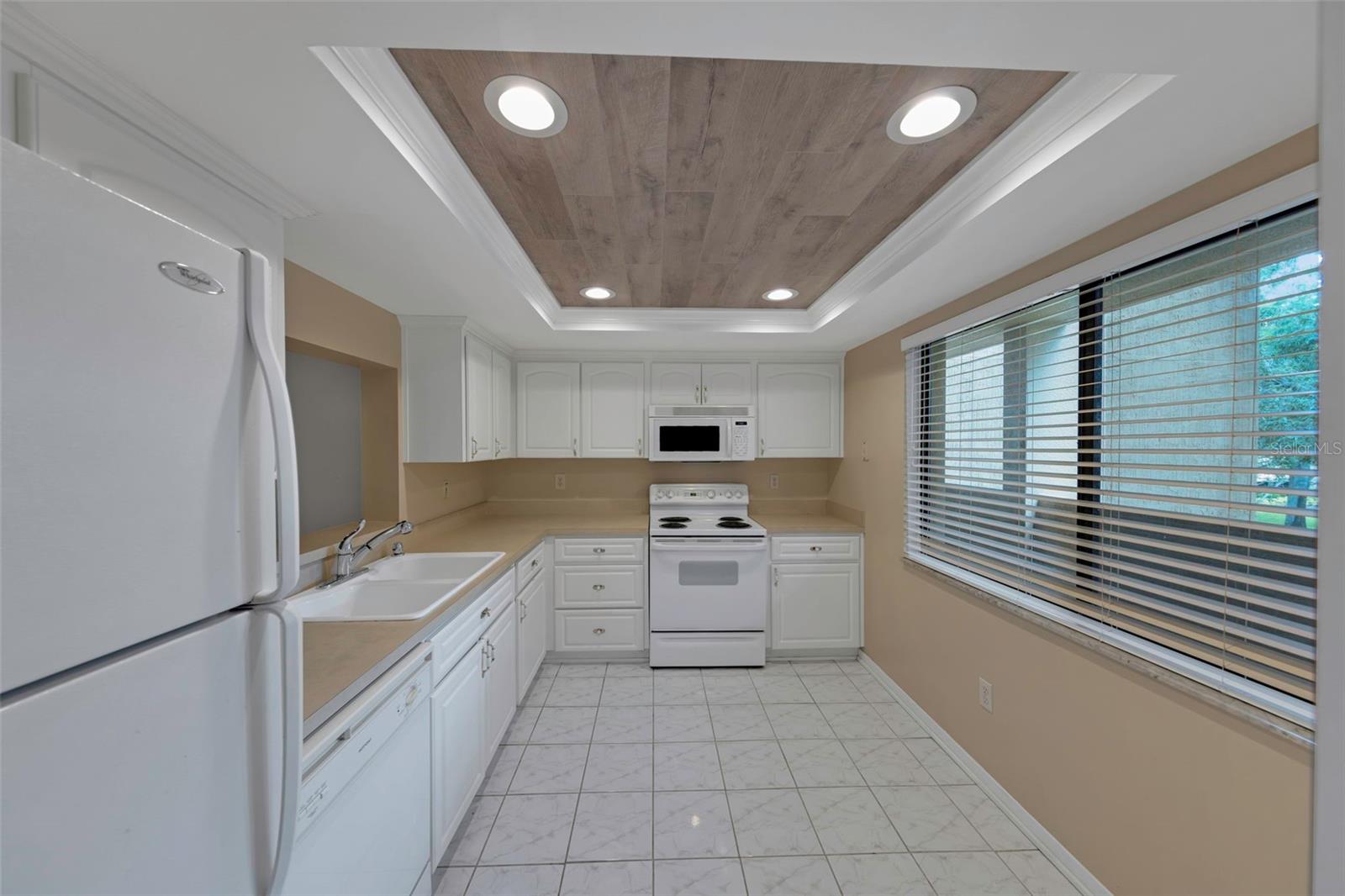 Image 9 of 23 For 3076 Eastland Boulevard 111