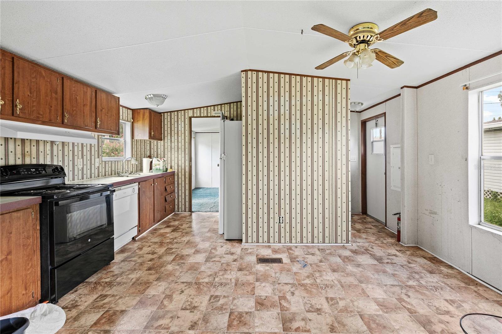 Image 21 of 30 For 39140 Orient Avenue