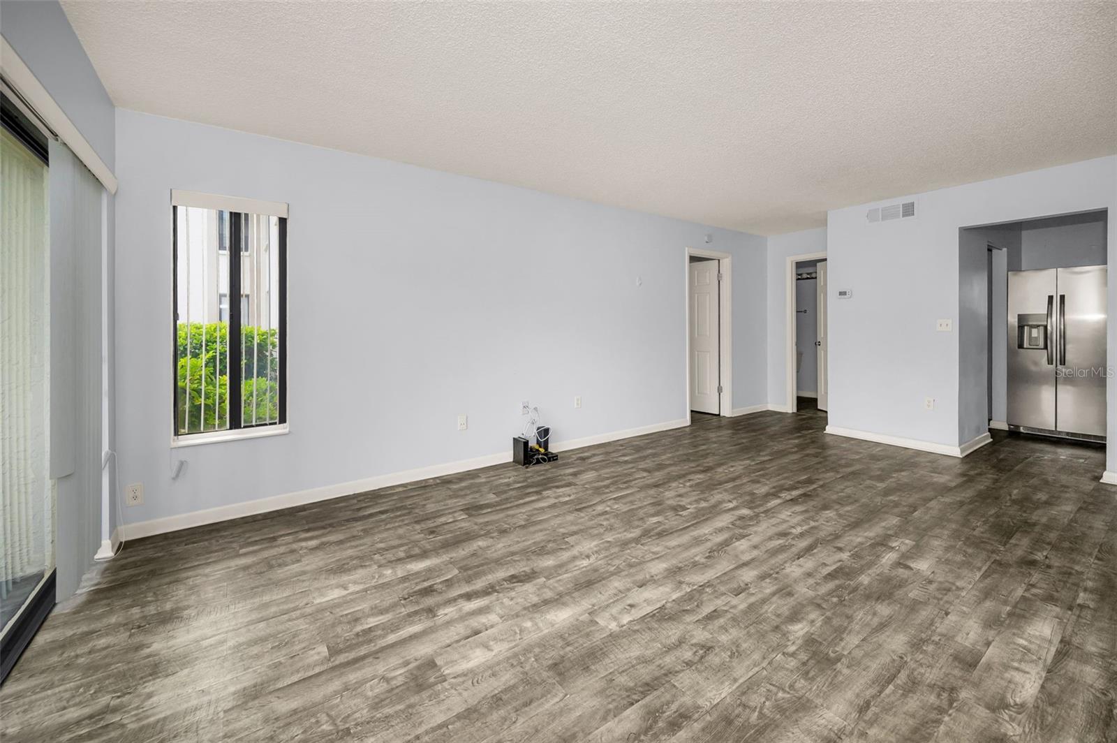 Image 22 of 70 For 2687 Pine Ridge Way S E1