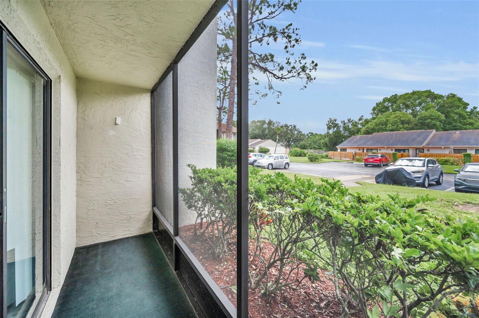 Image 26 of 70 For 2687 Pine Ridge Way S E1