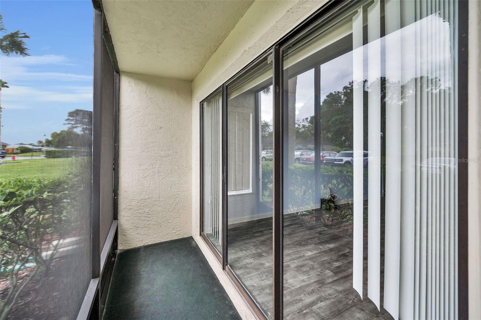 Image 29 of 70 For 2687 Pine Ridge Way S E1