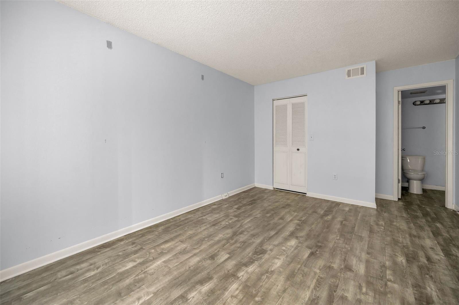 Image 31 of 70 For 2687 Pine Ridge Way S E1