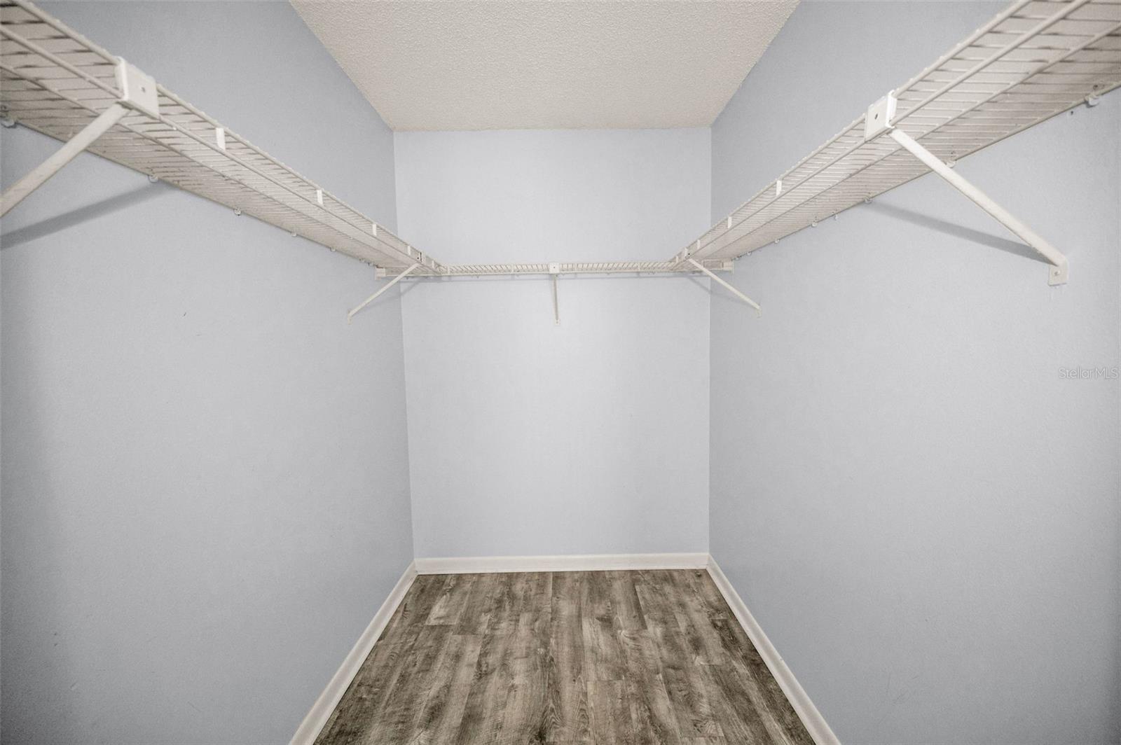 Image 32 of 70 For 2687 Pine Ridge Way S E1
