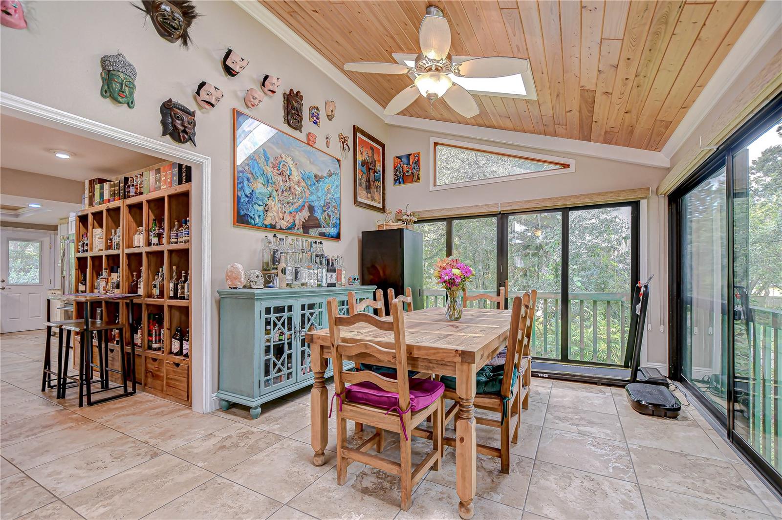 Listing photo id 9 for 8614 Hibiscus Drive
