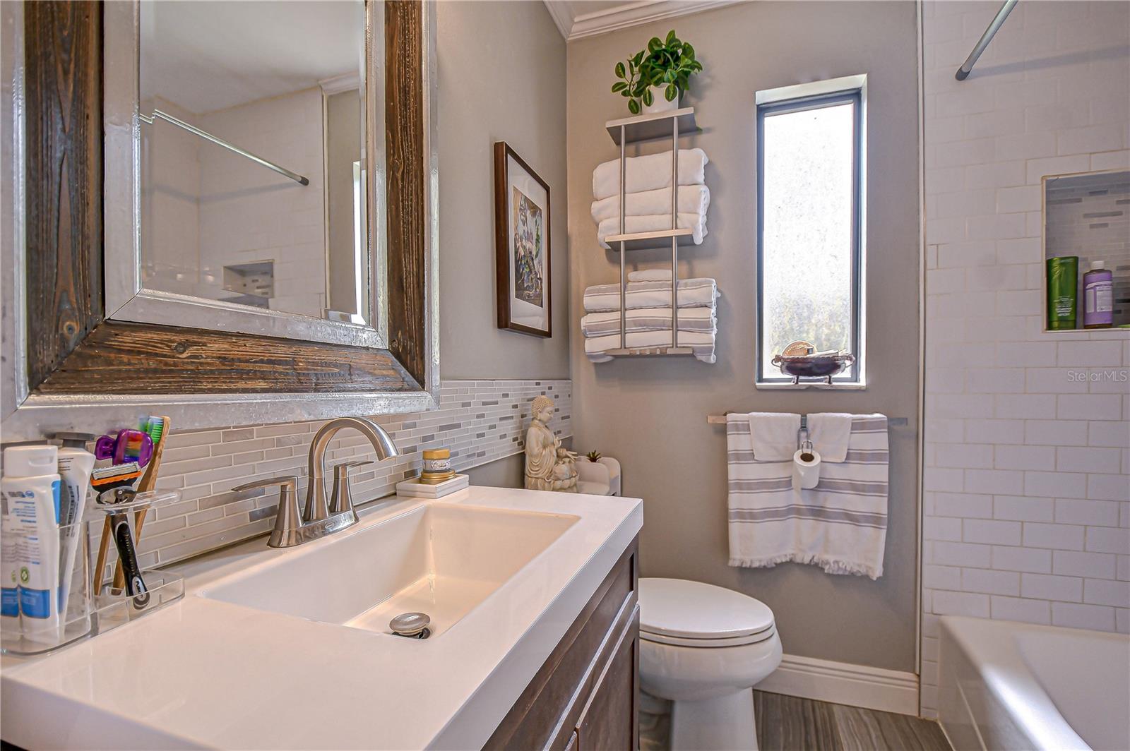Listing photo id 15 for 8614 Hibiscus Drive