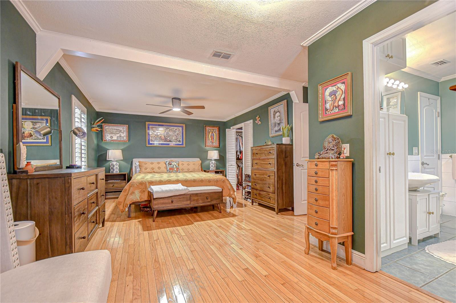 Listing photo id 18 for 8614 Hibiscus Drive