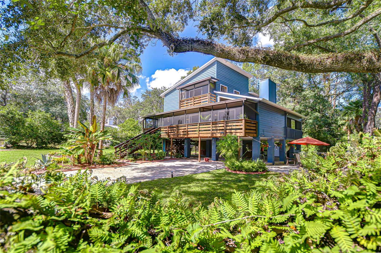 Listing photo id 24 for 8614 Hibiscus Drive