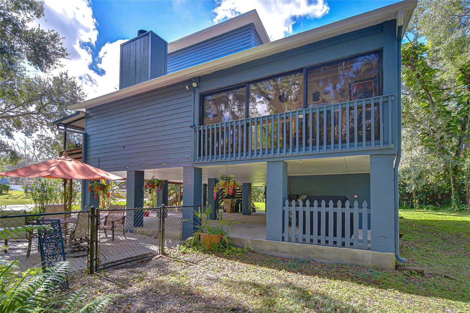 Listing photo id 25 for 8614 Hibiscus Drive
