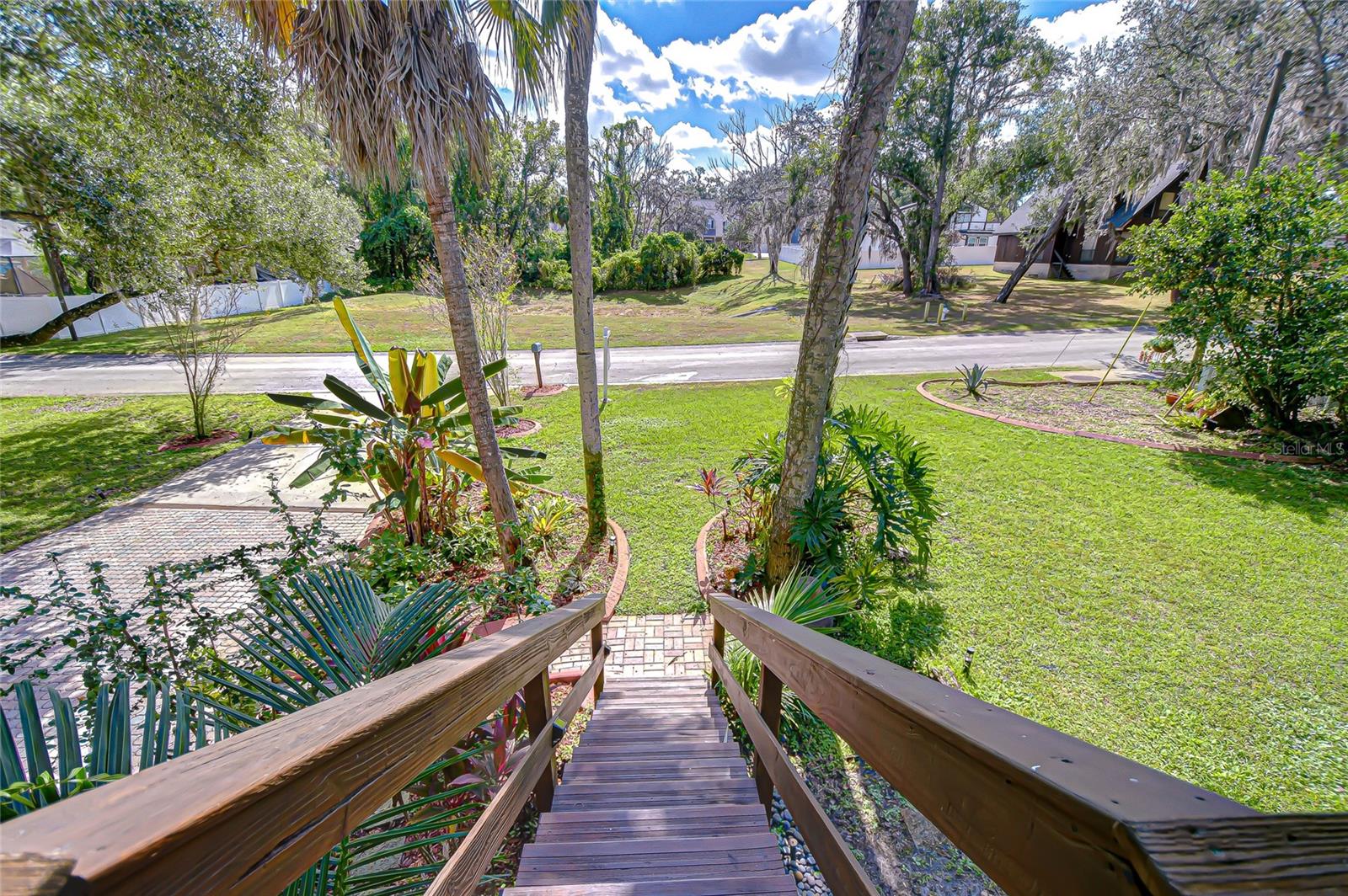 Listing photo id 27 for 8614 Hibiscus Drive