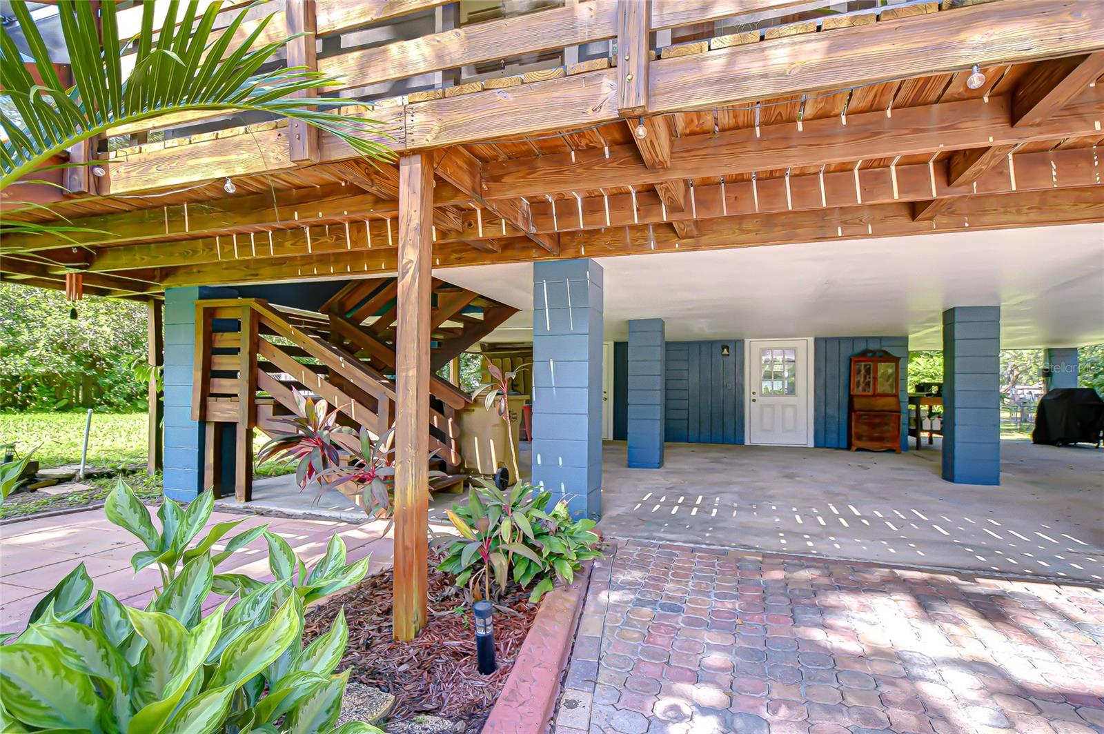 Listing photo id 28 for 8614 Hibiscus Drive