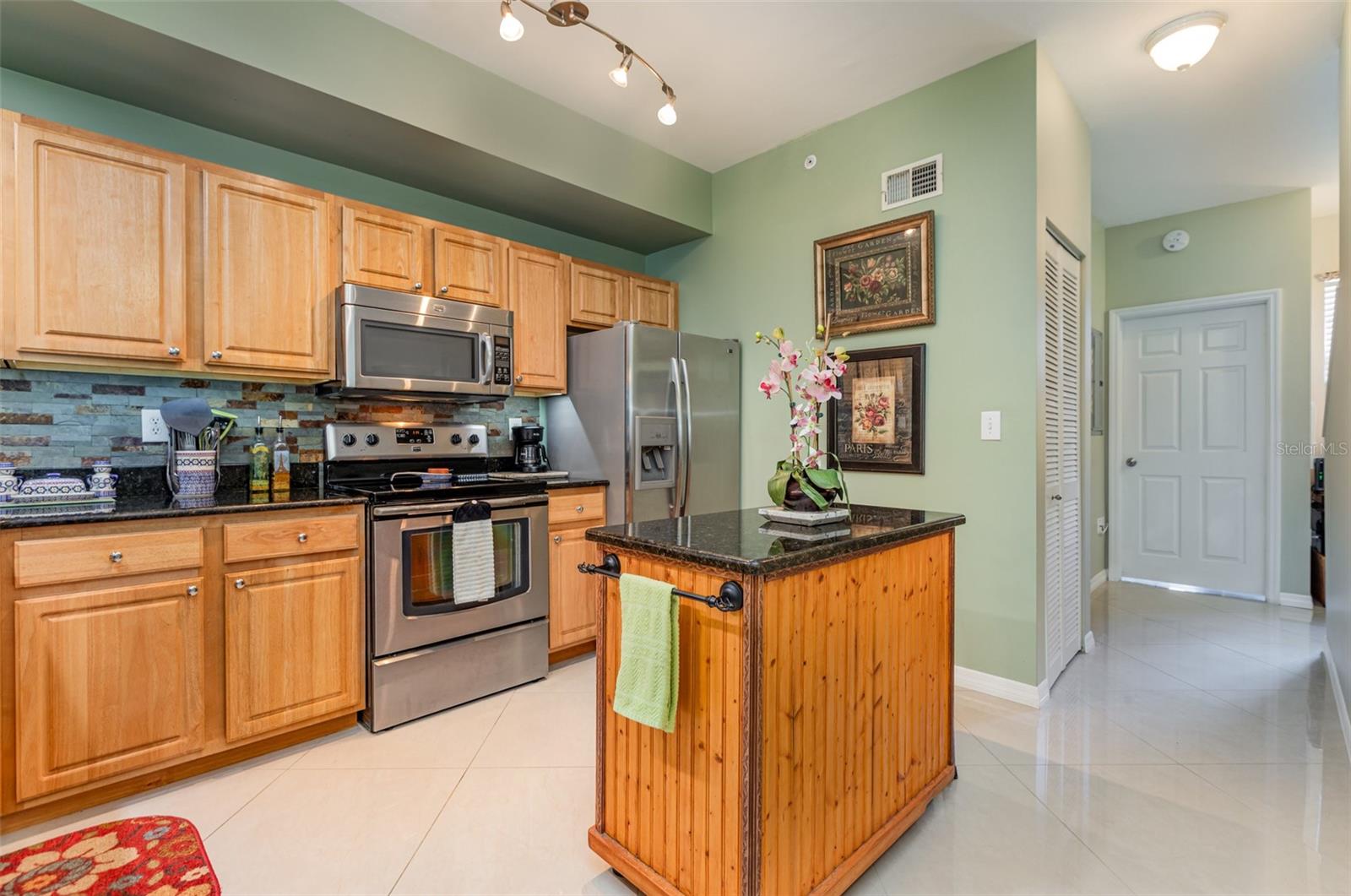 Image 10 of 33 For 5721 Bentgrass Drive 20-209