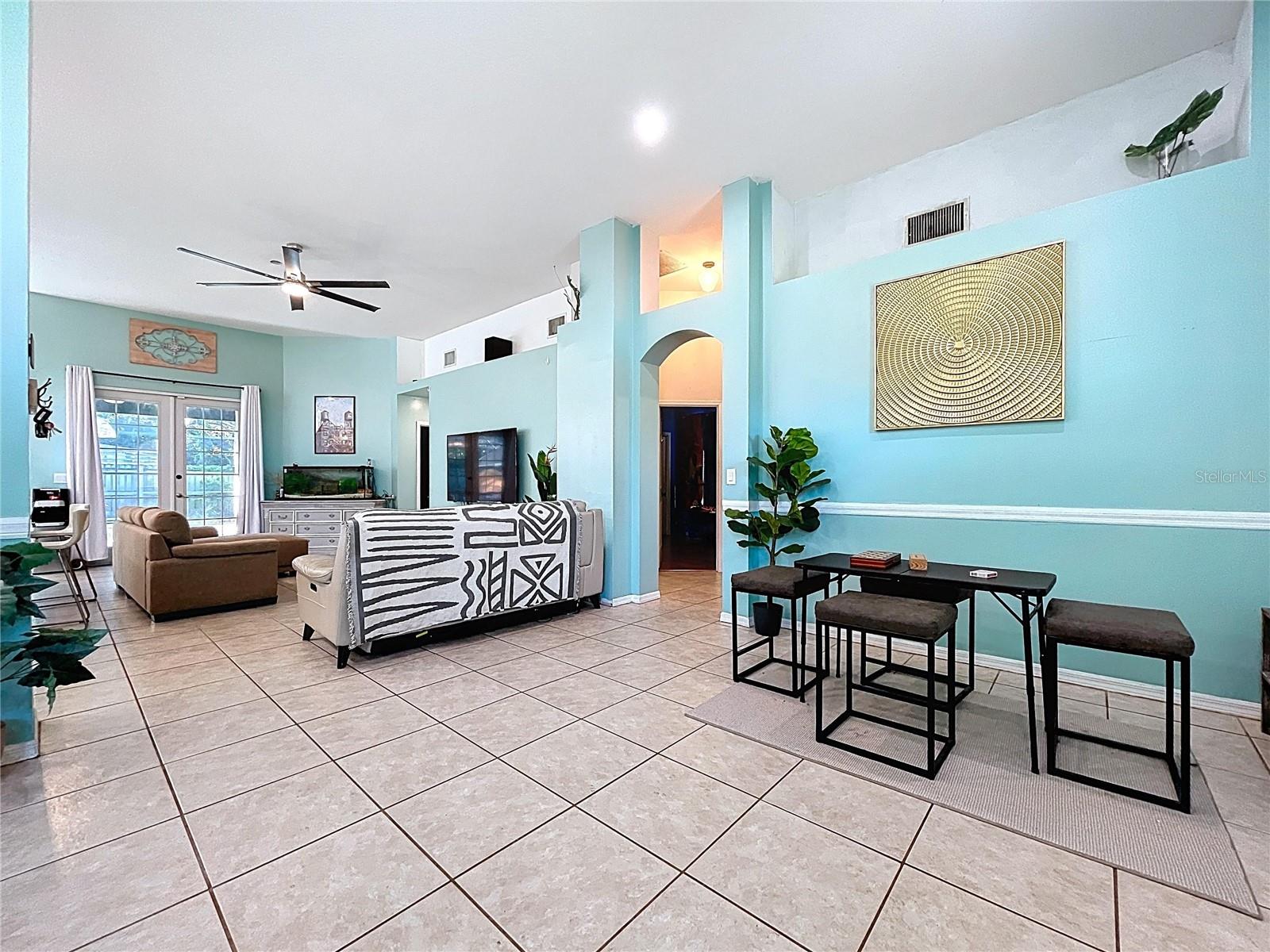 Image 11 of 57 For 2003 Leichester Street