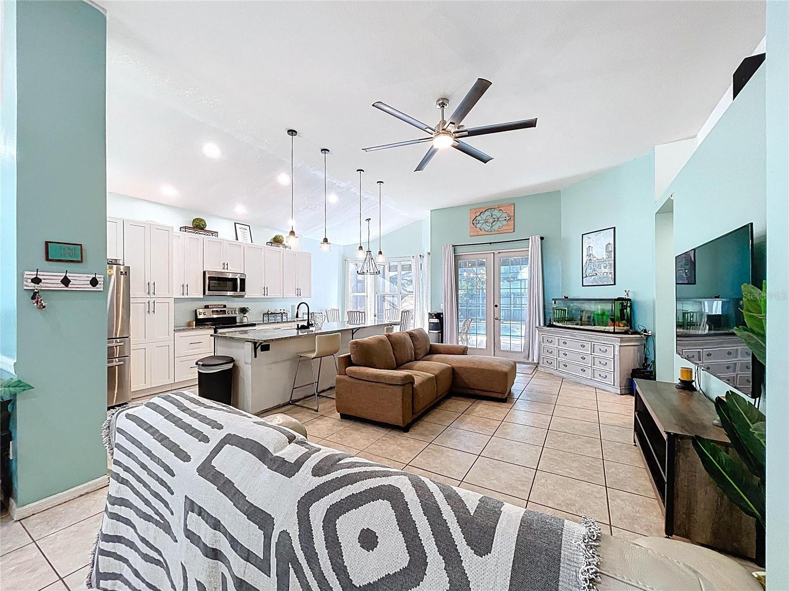 Image 19 of 57 For 2003 Leichester Street