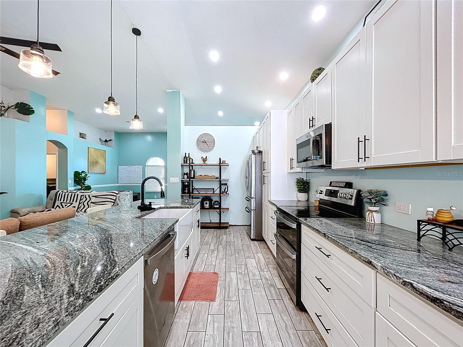 Image 24 of 57 For 2003 Leichester Street