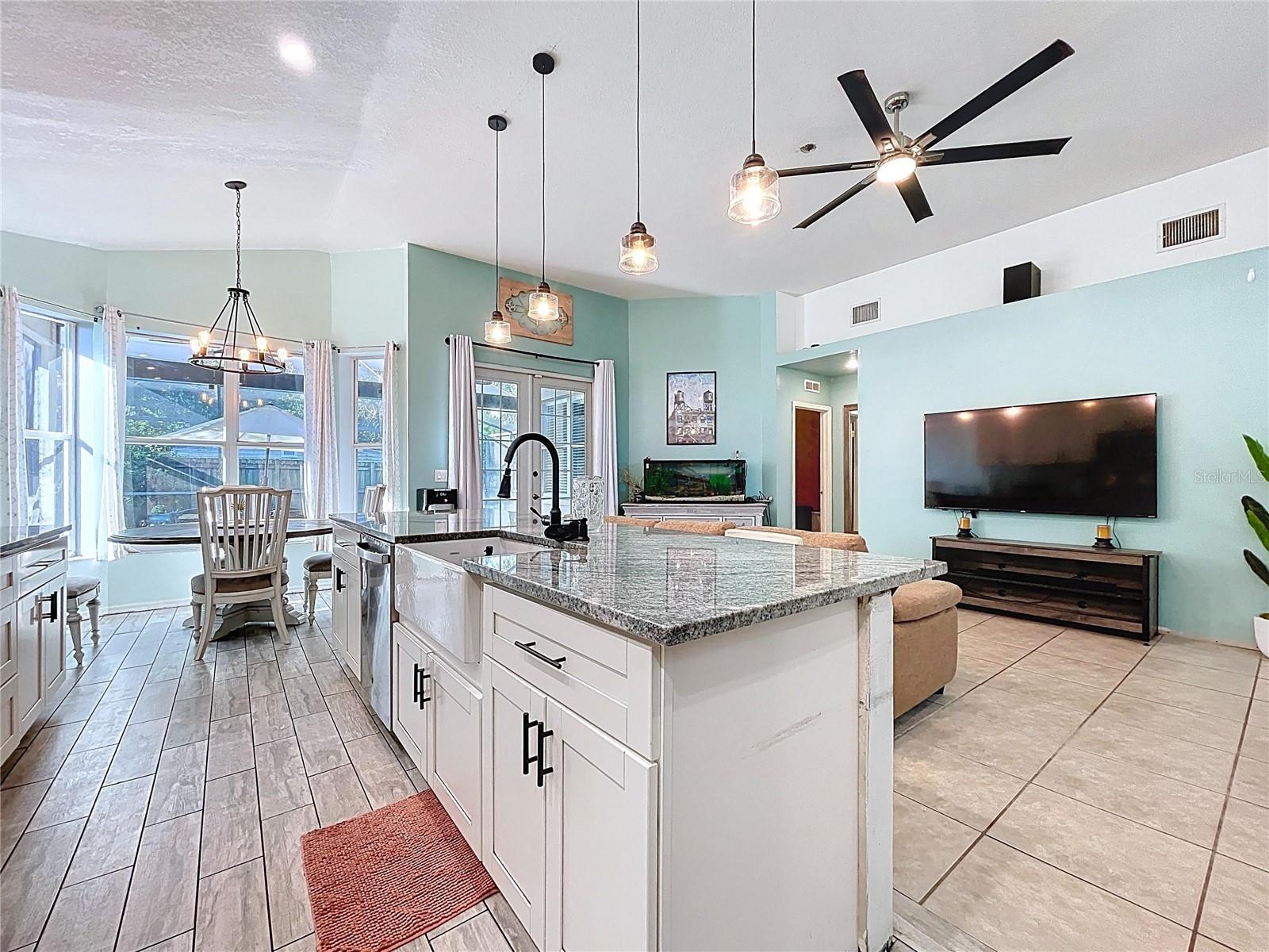 Image 25 of 57 For 2003 Leichester Street