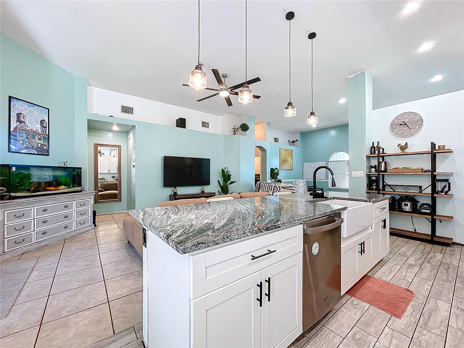 Image 26 of 57 For 2003 Leichester Street