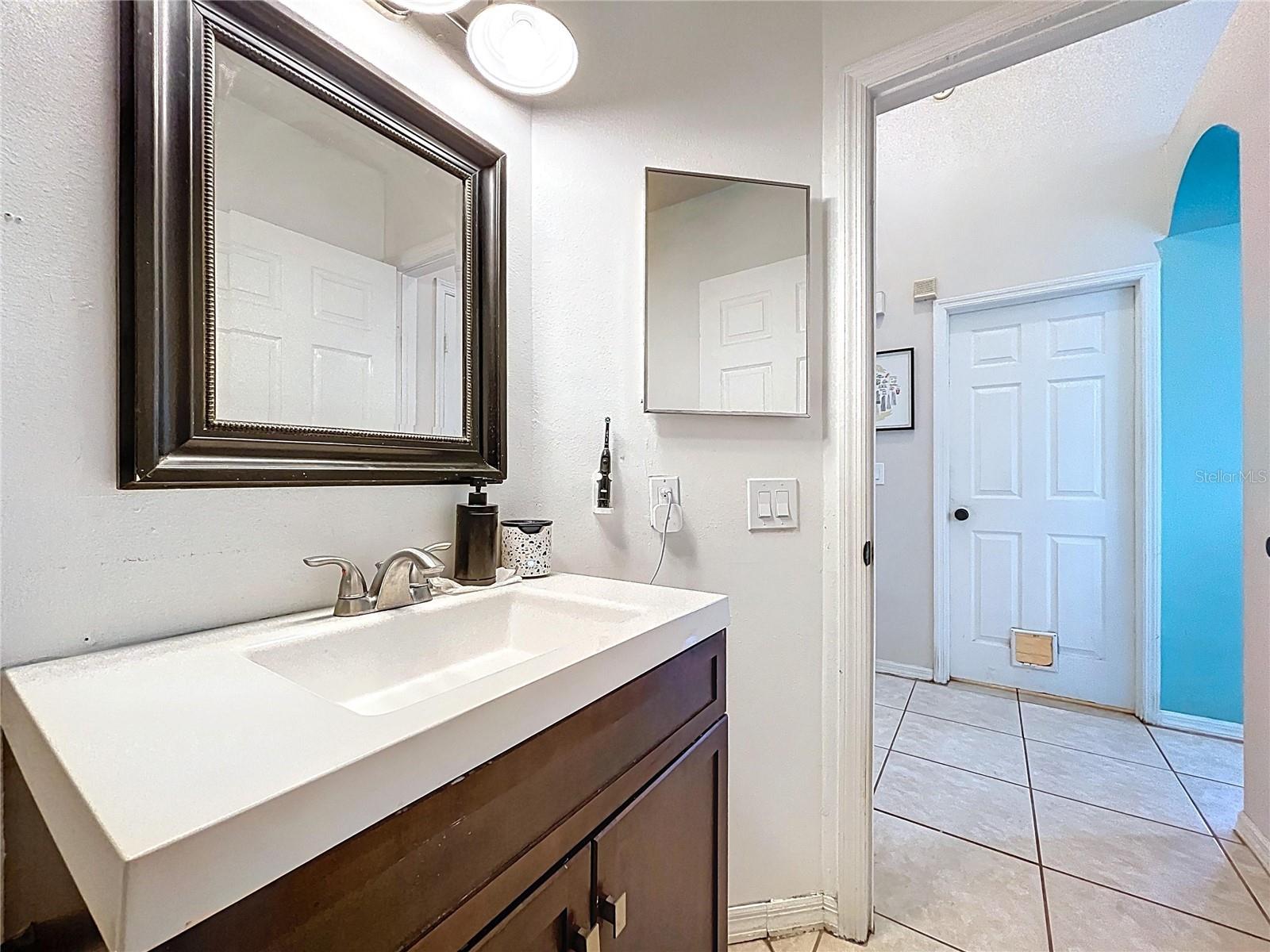 Image 31 of 57 For 2003 Leichester Street