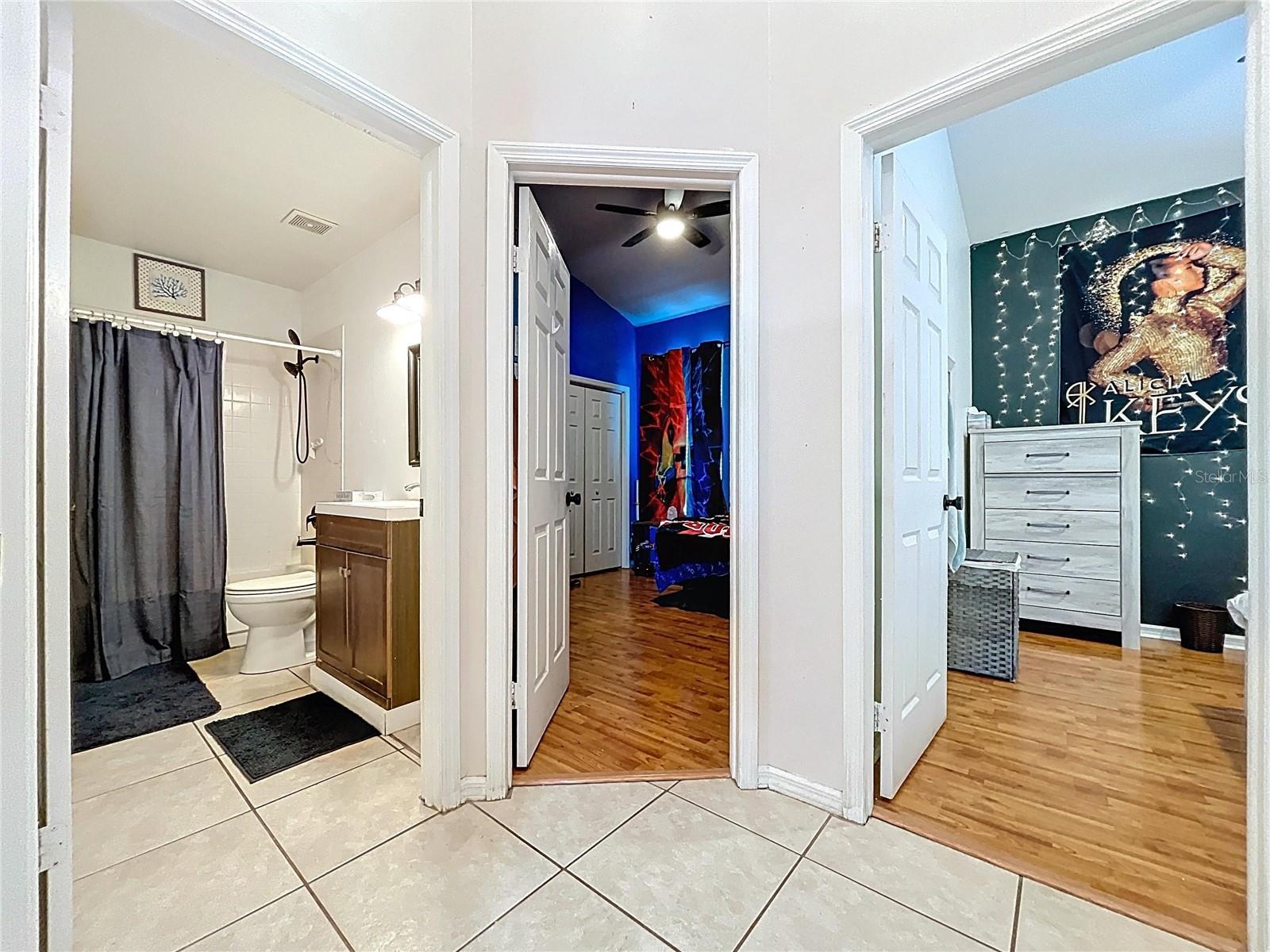 Image 33 of 57 For 2003 Leichester Street