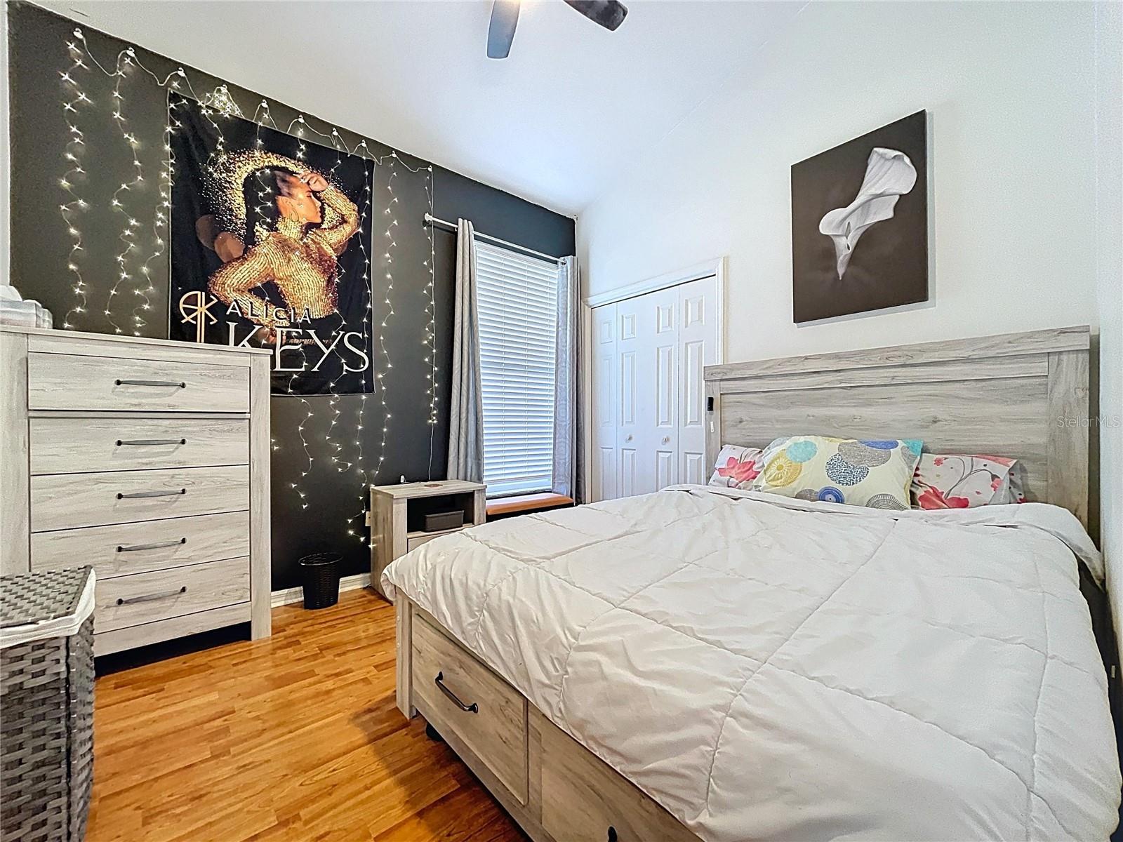 Image 36 of 57 For 2003 Leichester Street