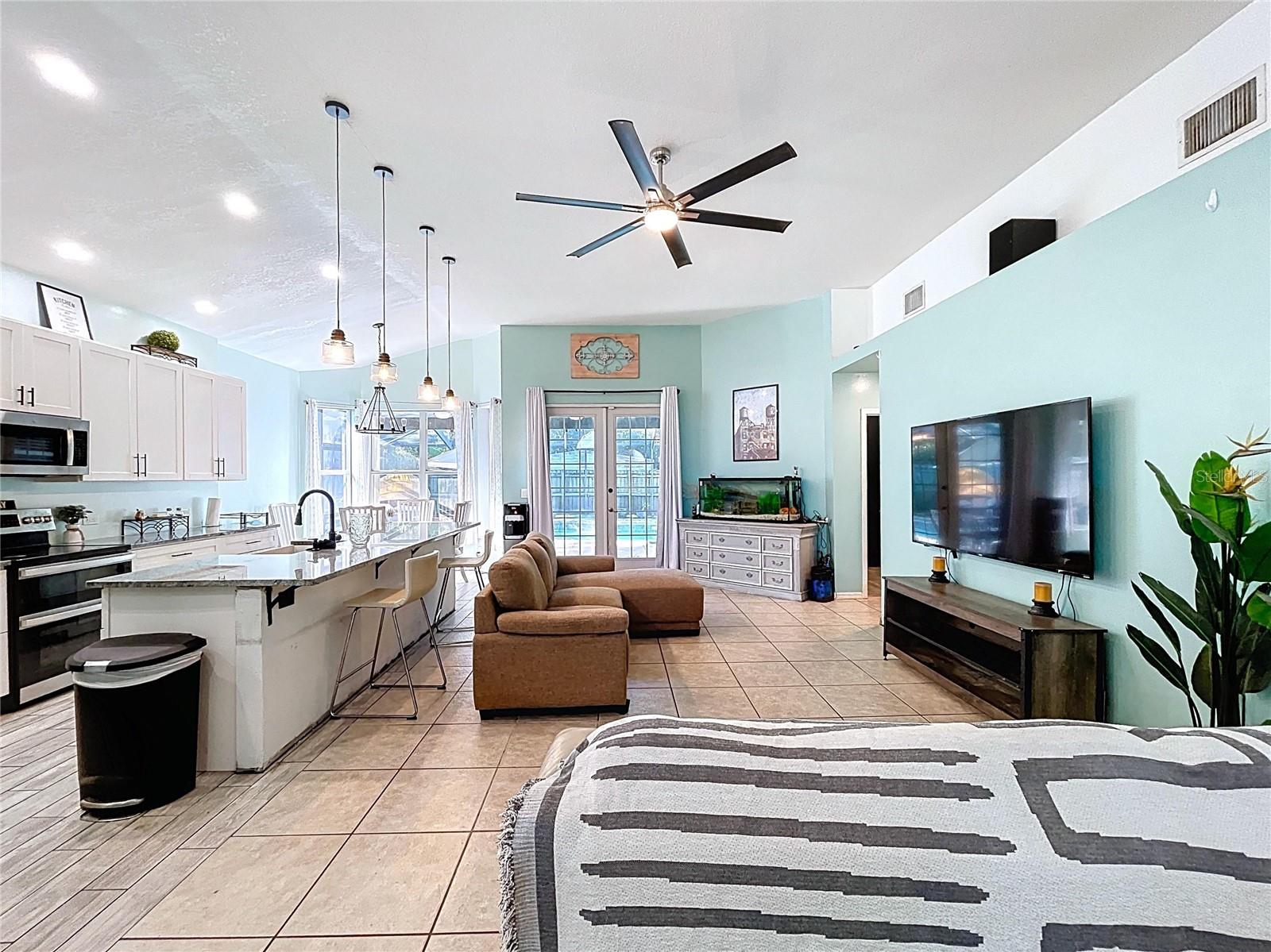 Image 4 of 57 For 2003 Leichester Street