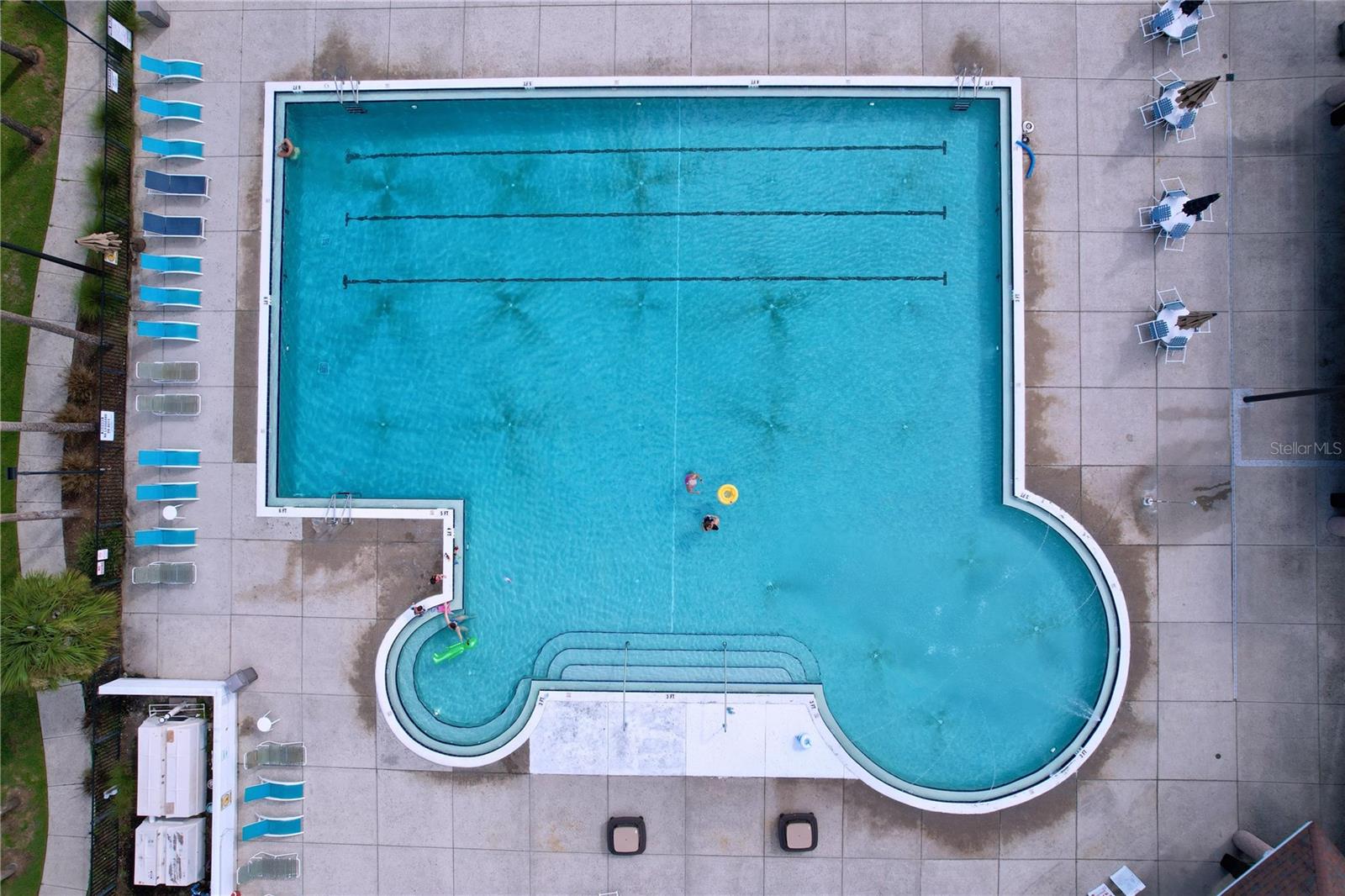 Image 52 of 57 For 2003 Leichester Street