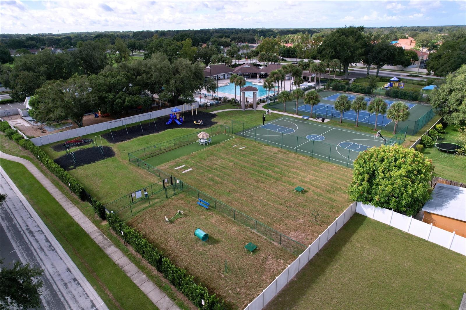 Image 55 of 57 For 2003 Leichester Street