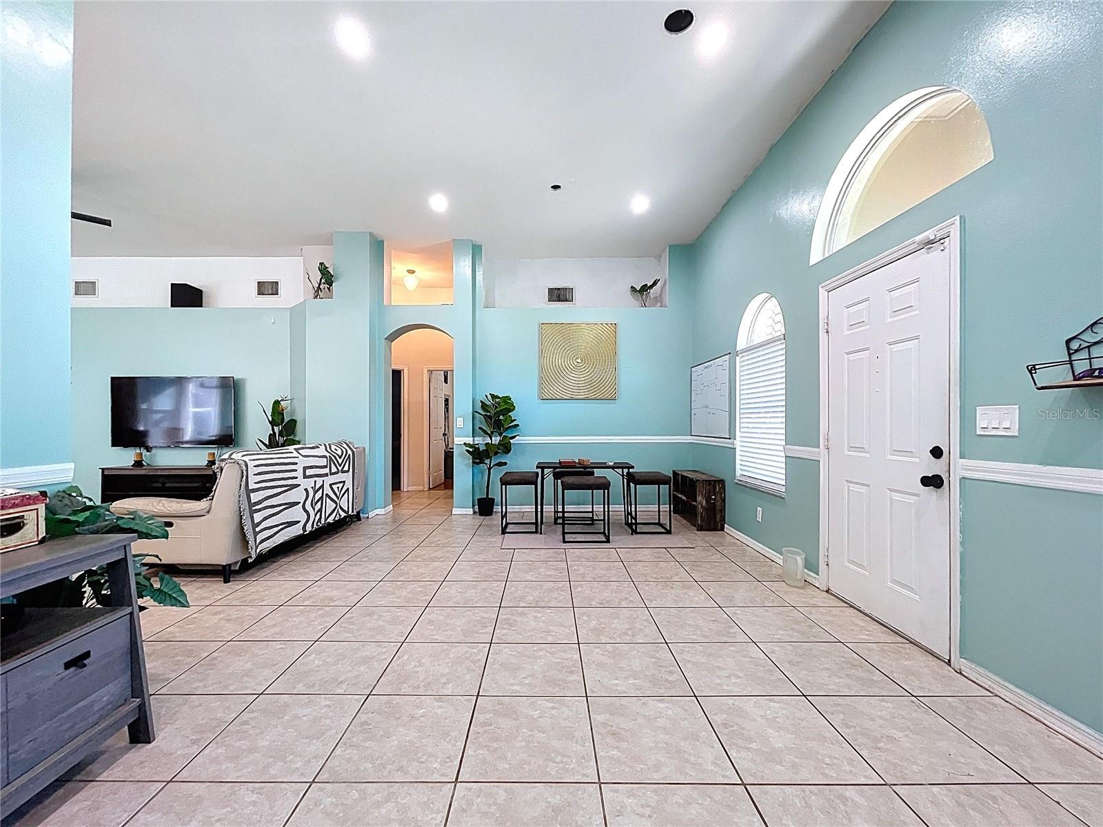 Image 9 of 57 For 2003 Leichester Street