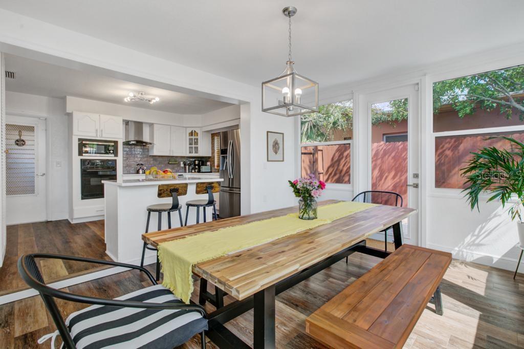 Image 12 of 36 For 2121 Greenbriar Boulevard