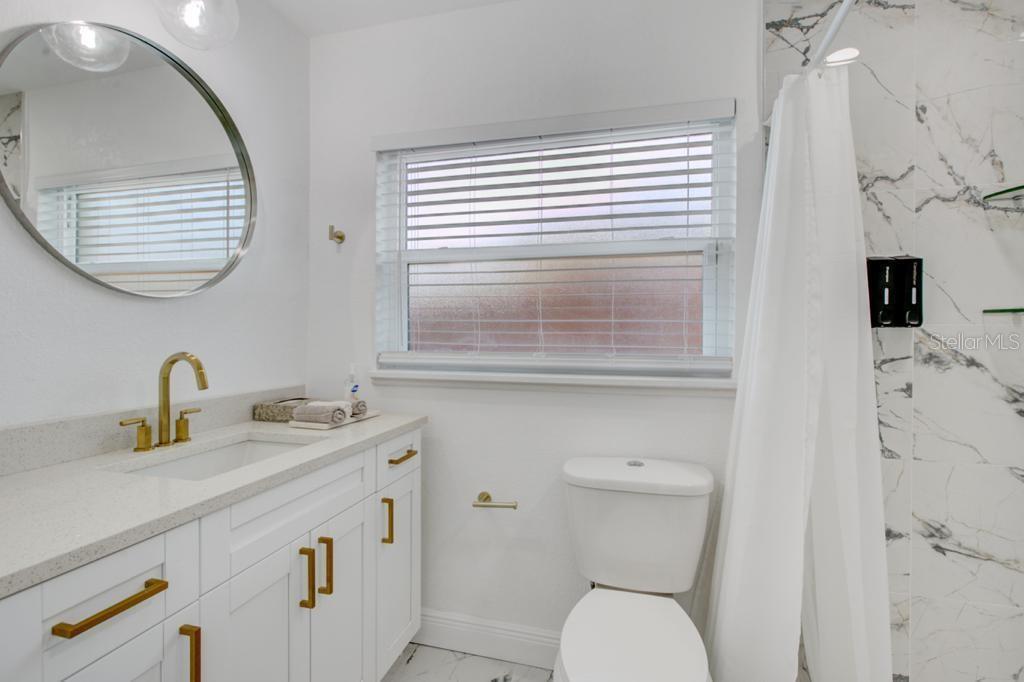 Image 17 of 36 For 2121 Greenbriar Boulevard