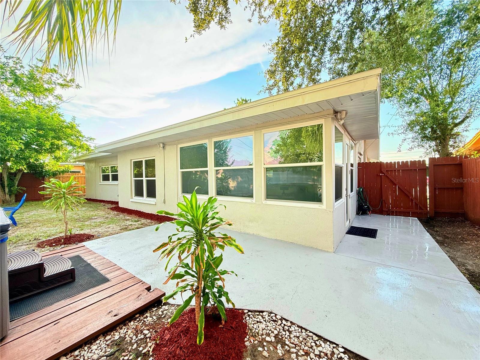 Image 36 of 36 For 2121 Greenbriar Boulevard