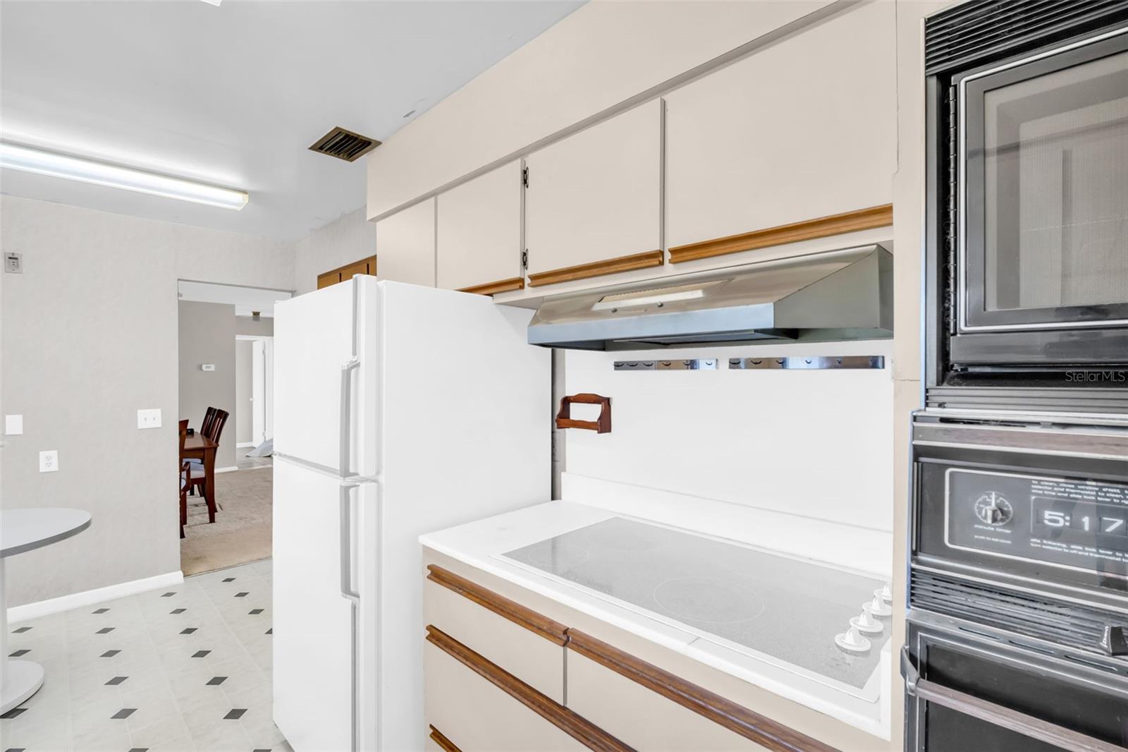 Image 12 of 31 For 1535 78th Terrace N