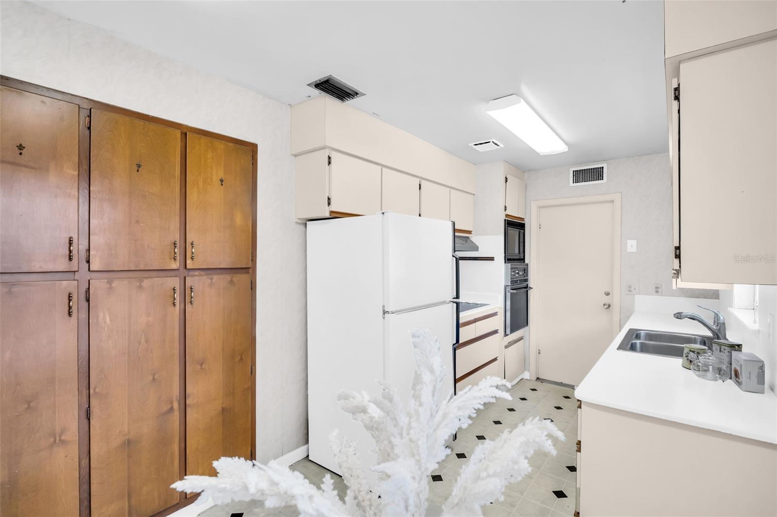 Image 13 of 31 For 1535 78th Terrace N