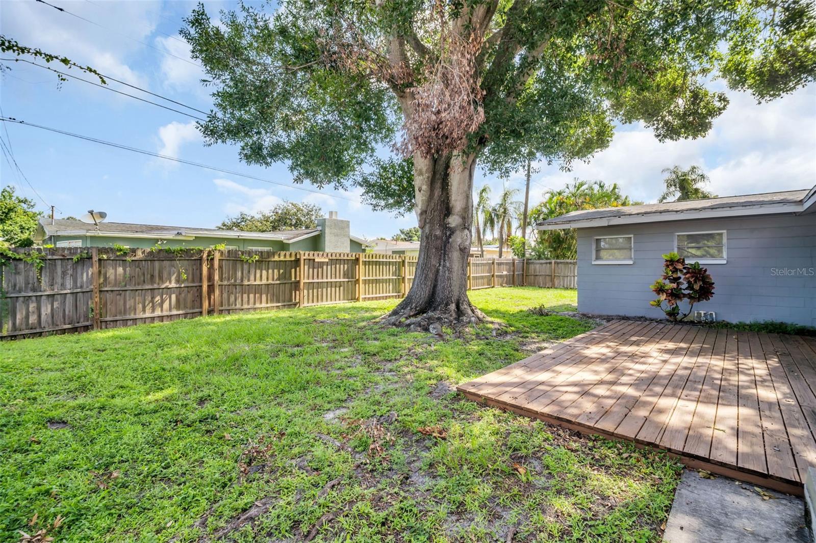 Image 4 of 31 For 1535 78th Terrace N