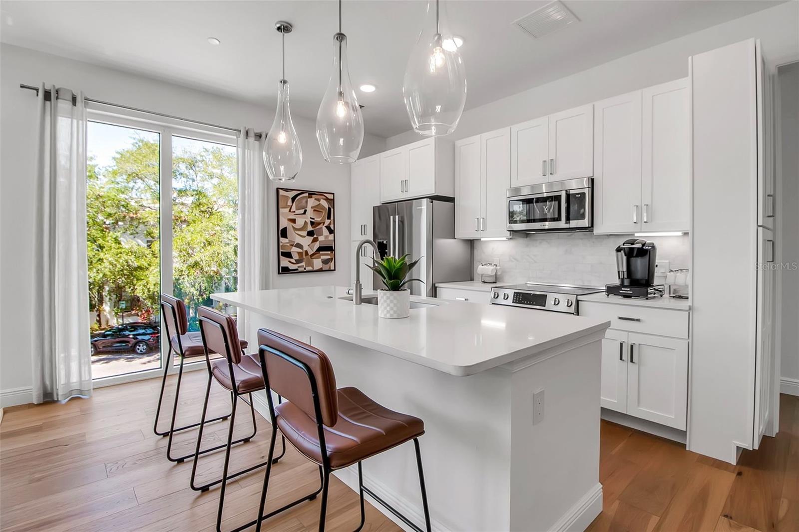 Image 11 of 60 For 600 3rd Avenue S 205