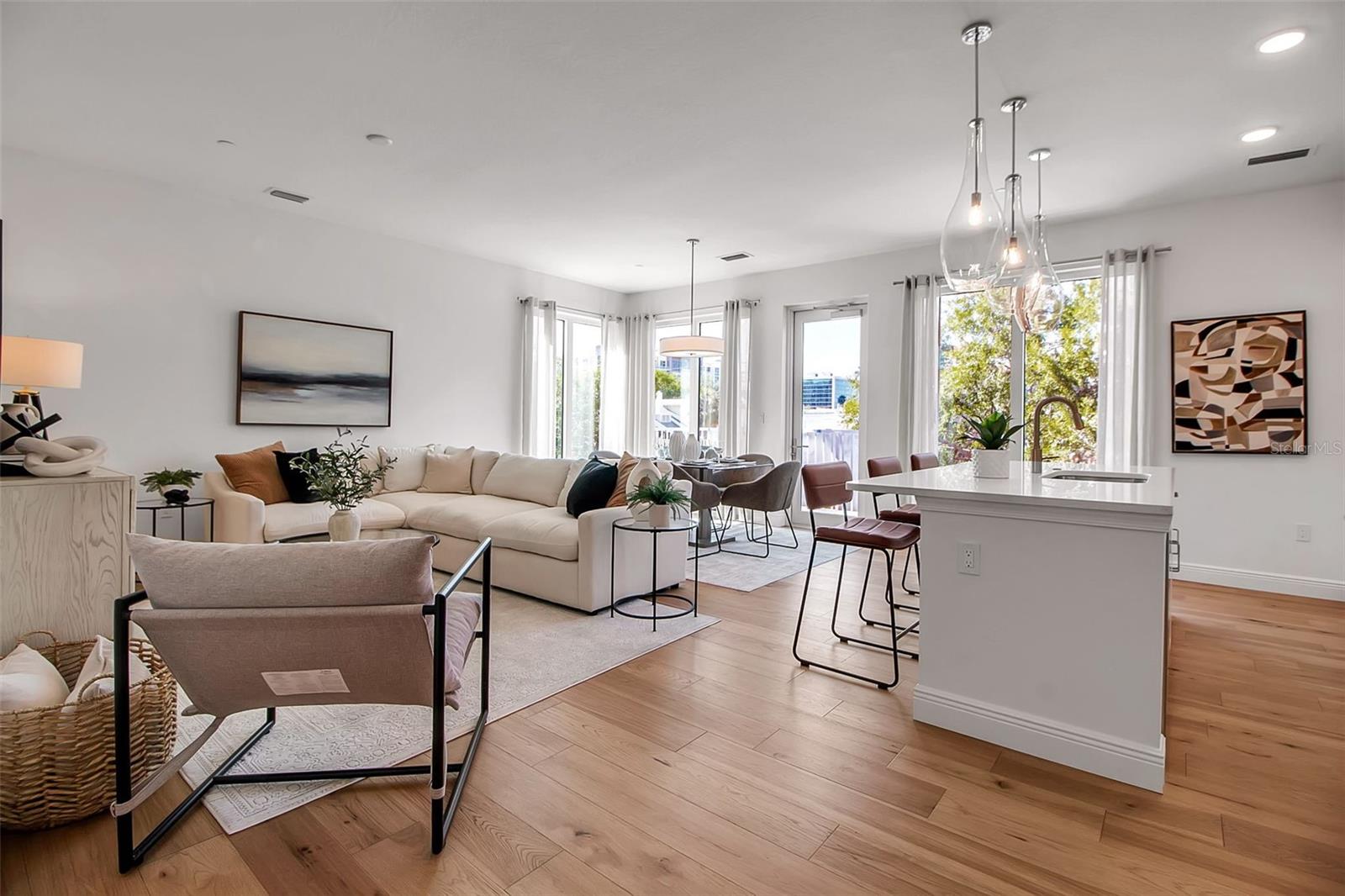 Image 8 of 60 For 600 3rd Avenue S 205