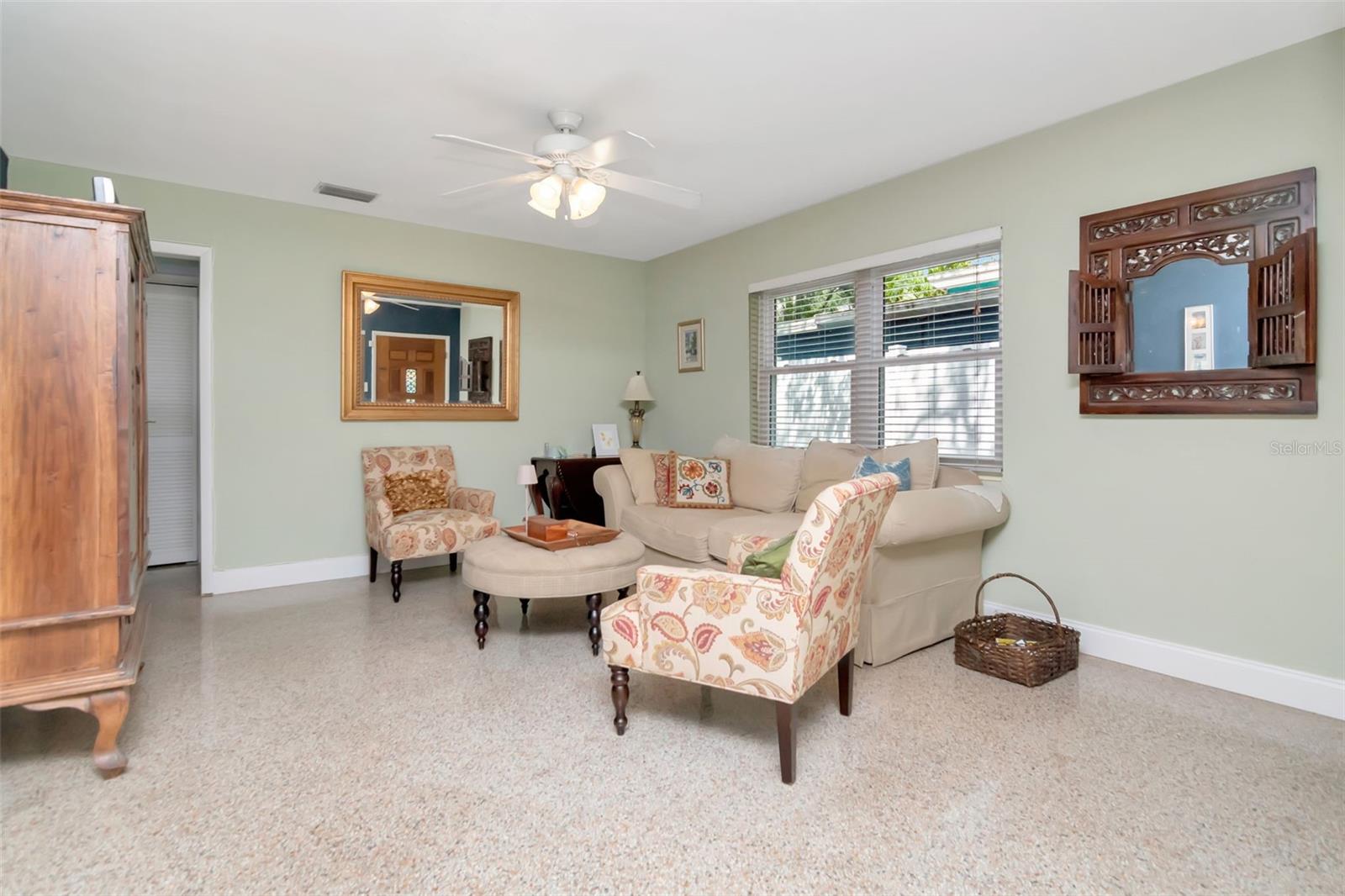 Image 16 of 30 For 3323 Villa Rosa Street