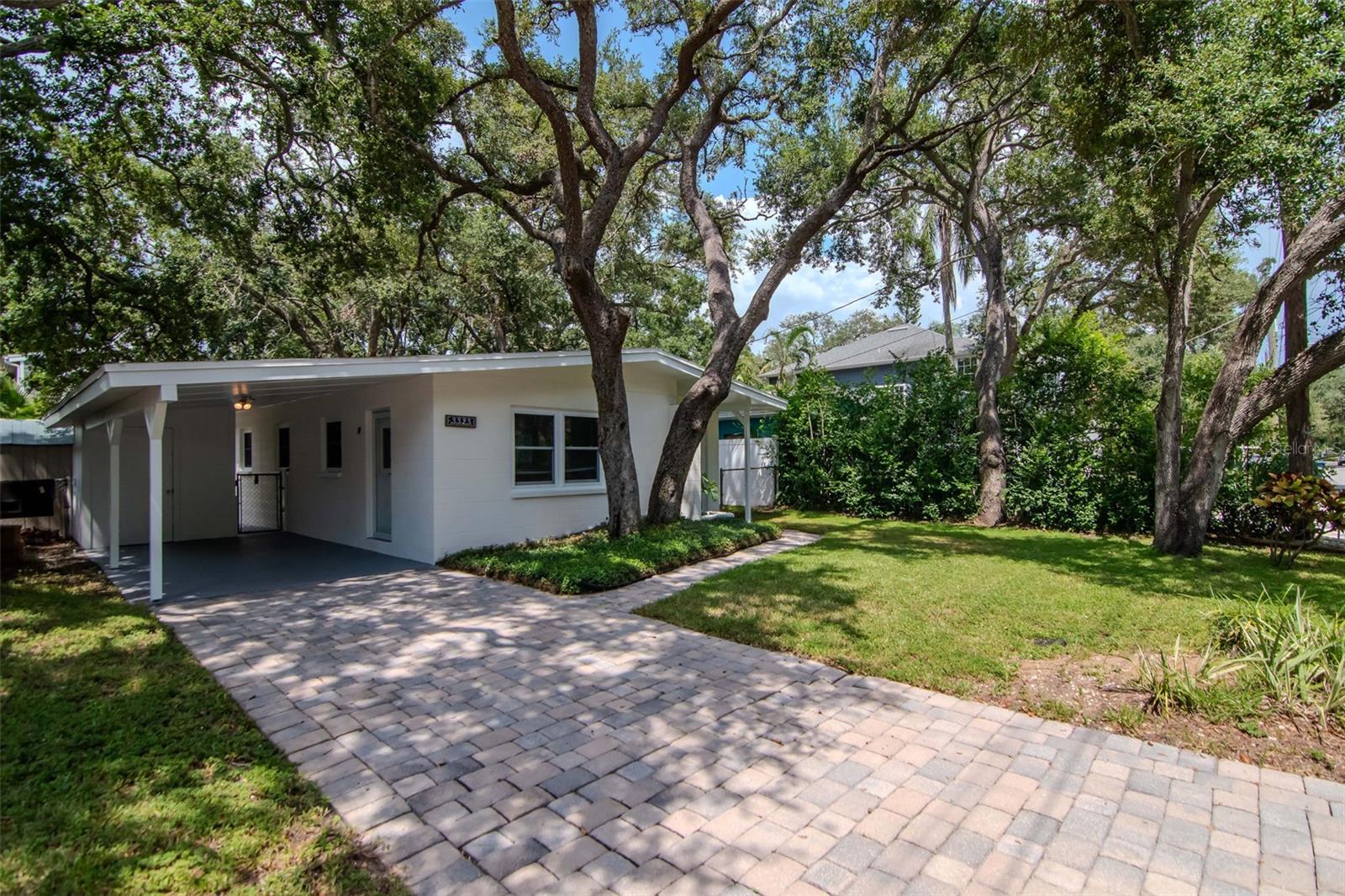 Image 2 of 30 For 3323 Villa Rosa Street